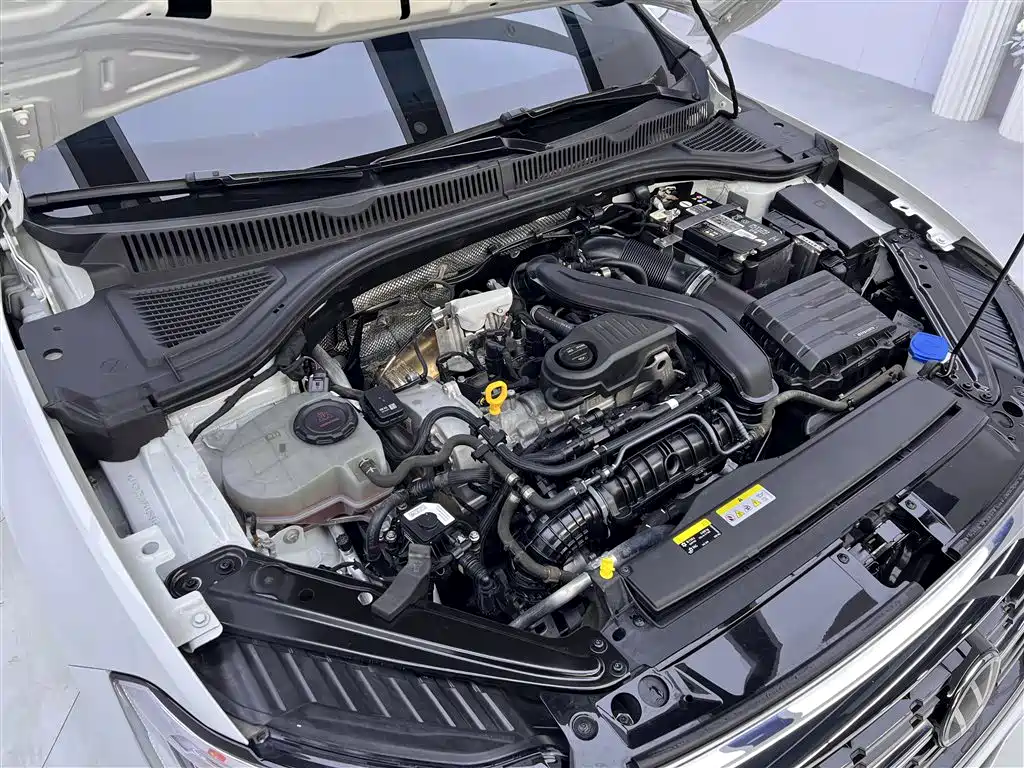 Volkswagen Sagitar 2023 300TSI DSG Surpassing Edition фото 12