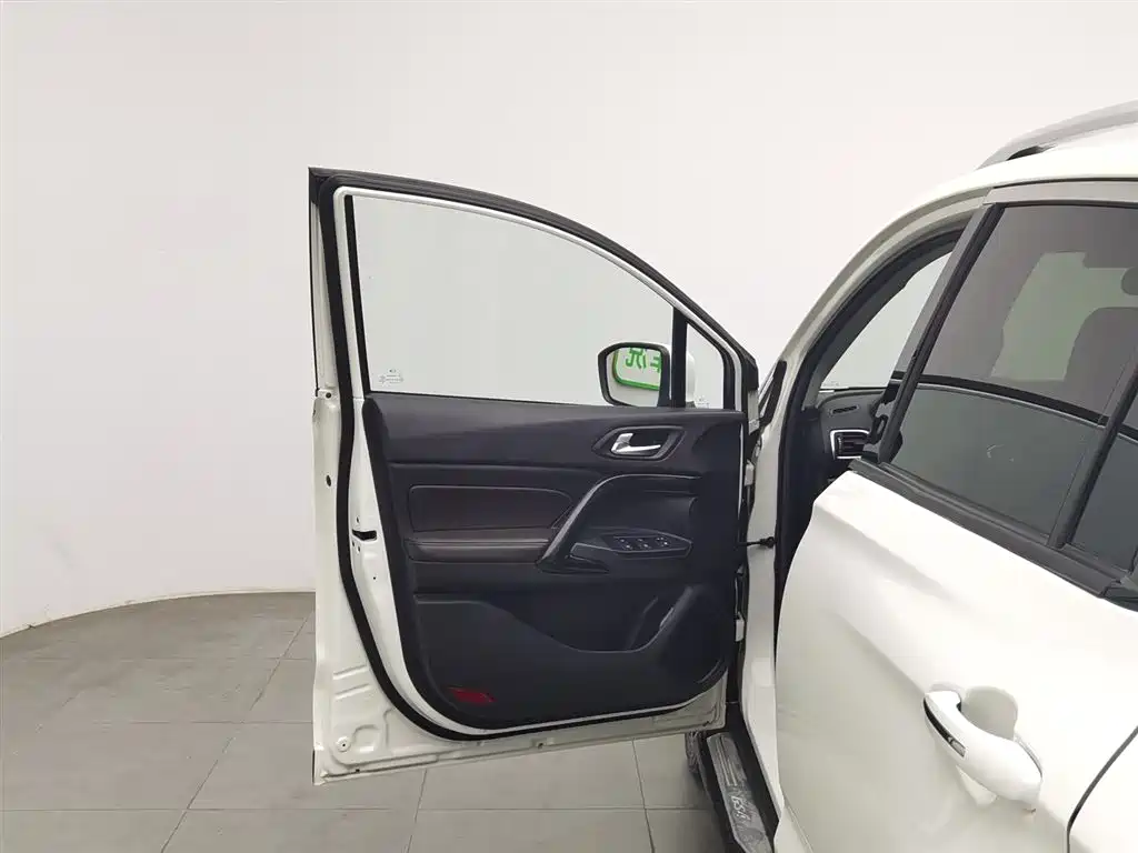 GAC Trumpchi Trumpchi GS4 2018 235T Automatic 2WD Luxury Smart Connect Million Commemorative Edition фото 8