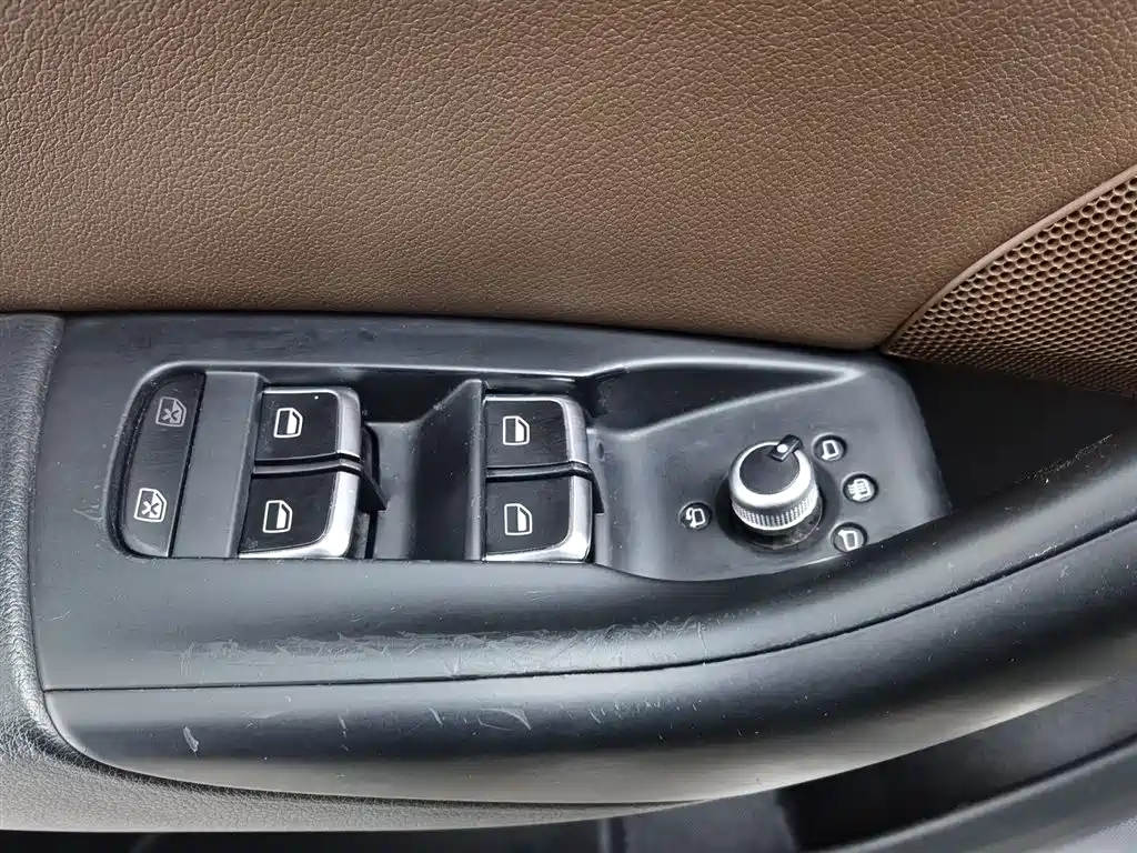 Audi Q3 2015 35 TFSI quattro Technology фото 9