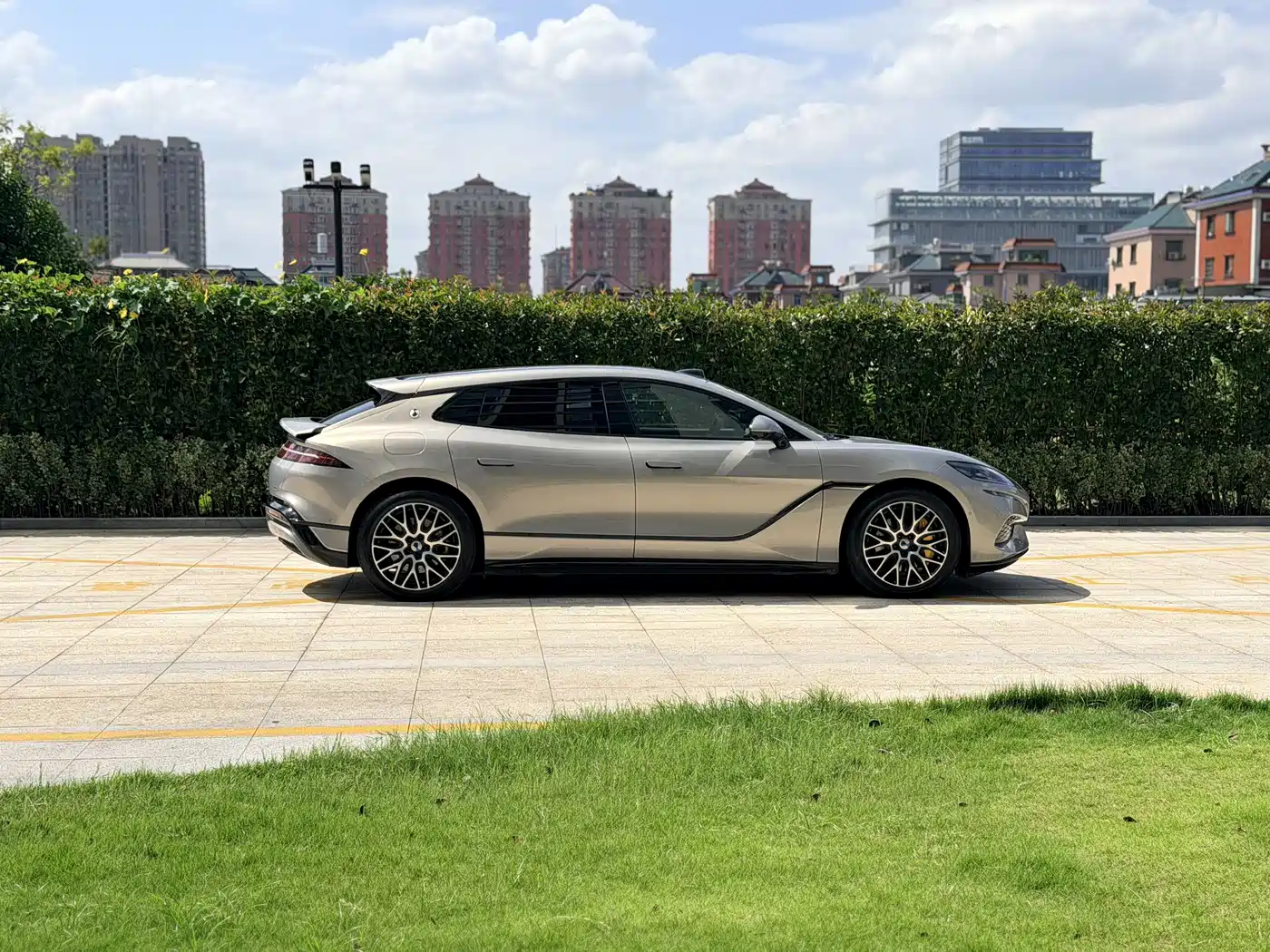 Denza Z9GT 2026 2026 Model Flash Charge Honor Edition