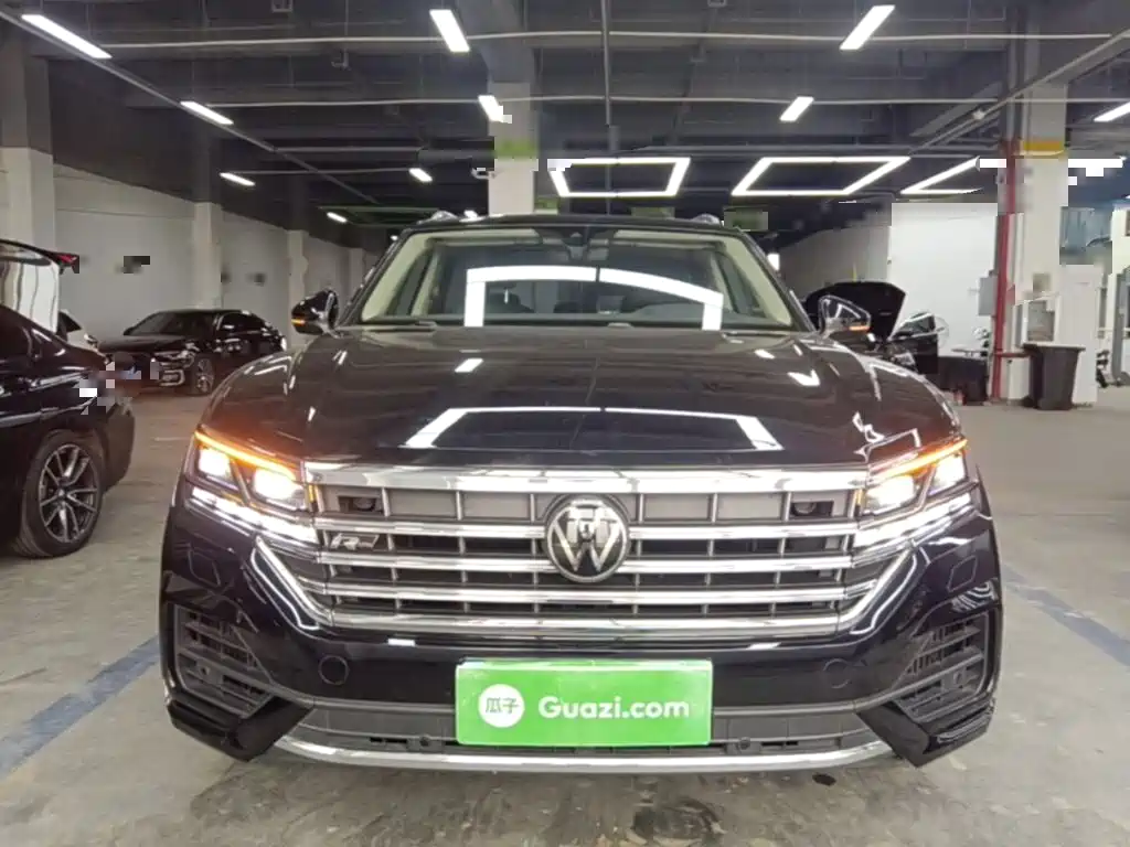 Фото 3 - Volkswagen Touareg