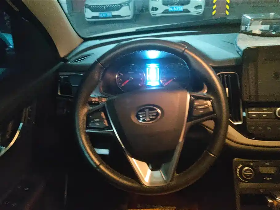 FAW Senya R7 2017 2017 Model 1.6L Automatic Smart