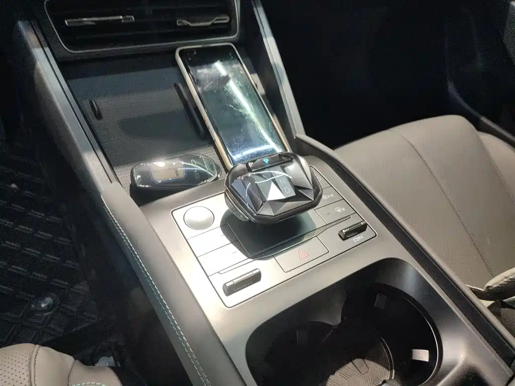 BYD Qin L 2025 DM-i Smart Drive Edition 80KM Leading фото 14