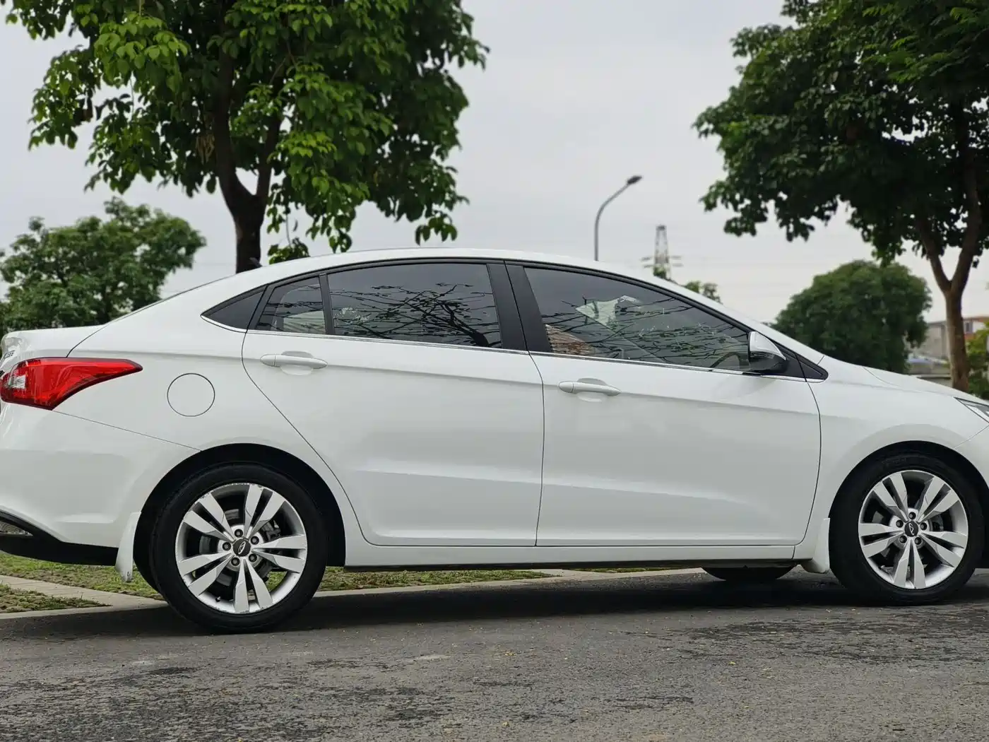 CHERY ARRIZO 5