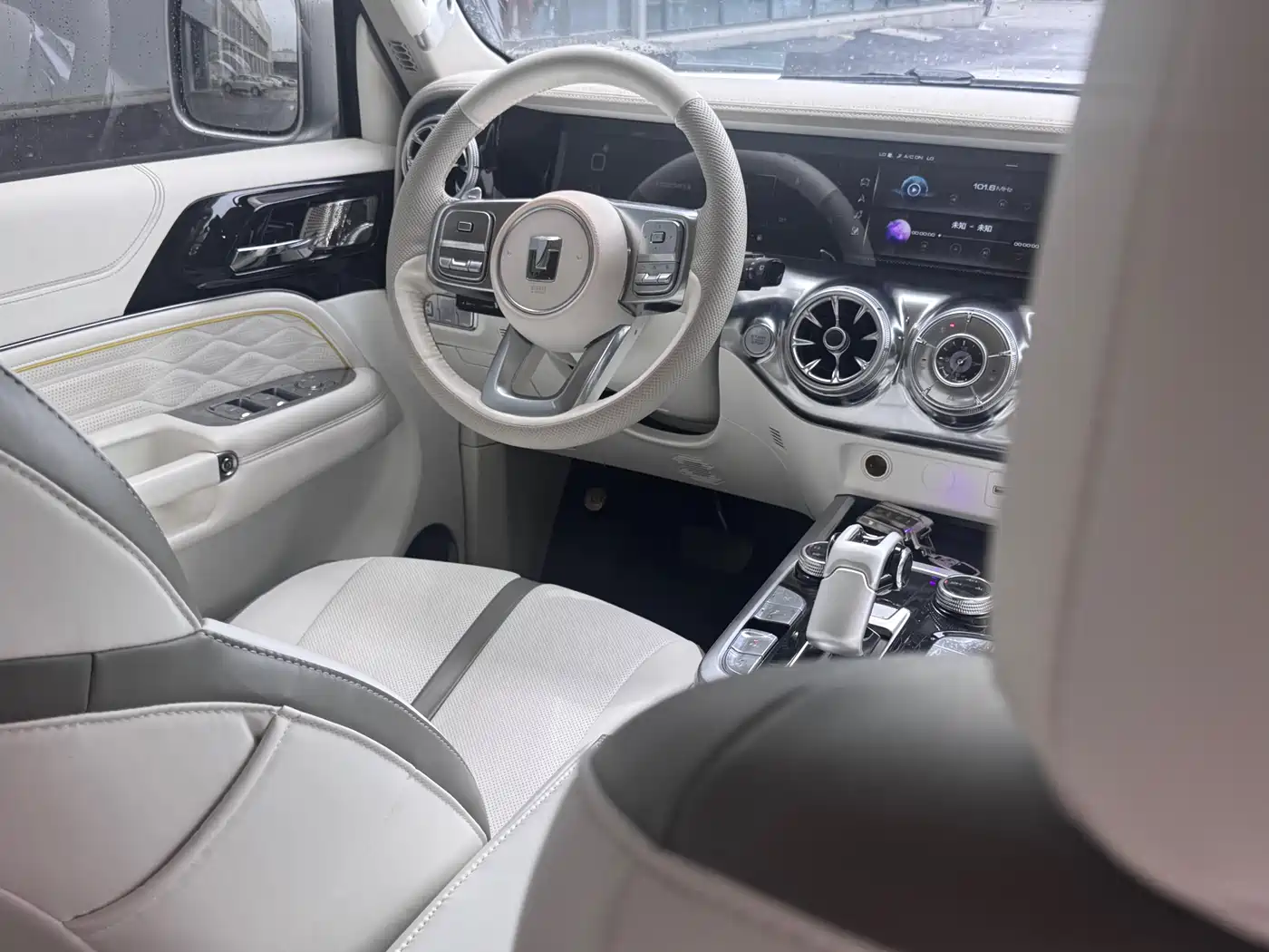 TANK CO CREATION TANK 300