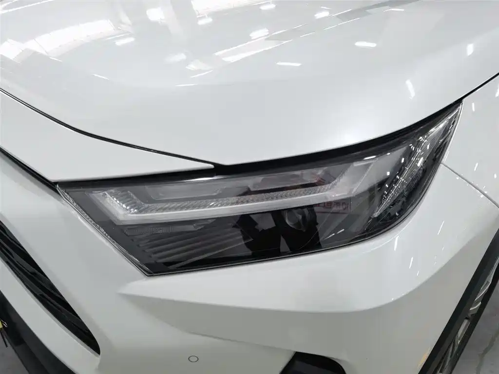 Toyota RAV4 Rongfang 2023 2.0L CVT FWD Style Plus Edition фото 7