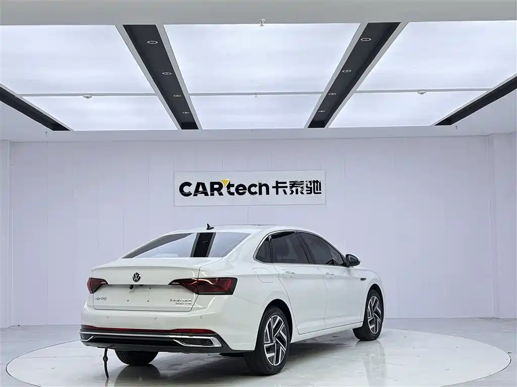 Volkswagen Sagitar 2023 300TSI DSG Surpassing Edition фото 5
