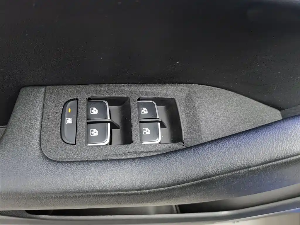 Hongqi H5 2019 30TD Smart Connect Enjoy Edition фото 9