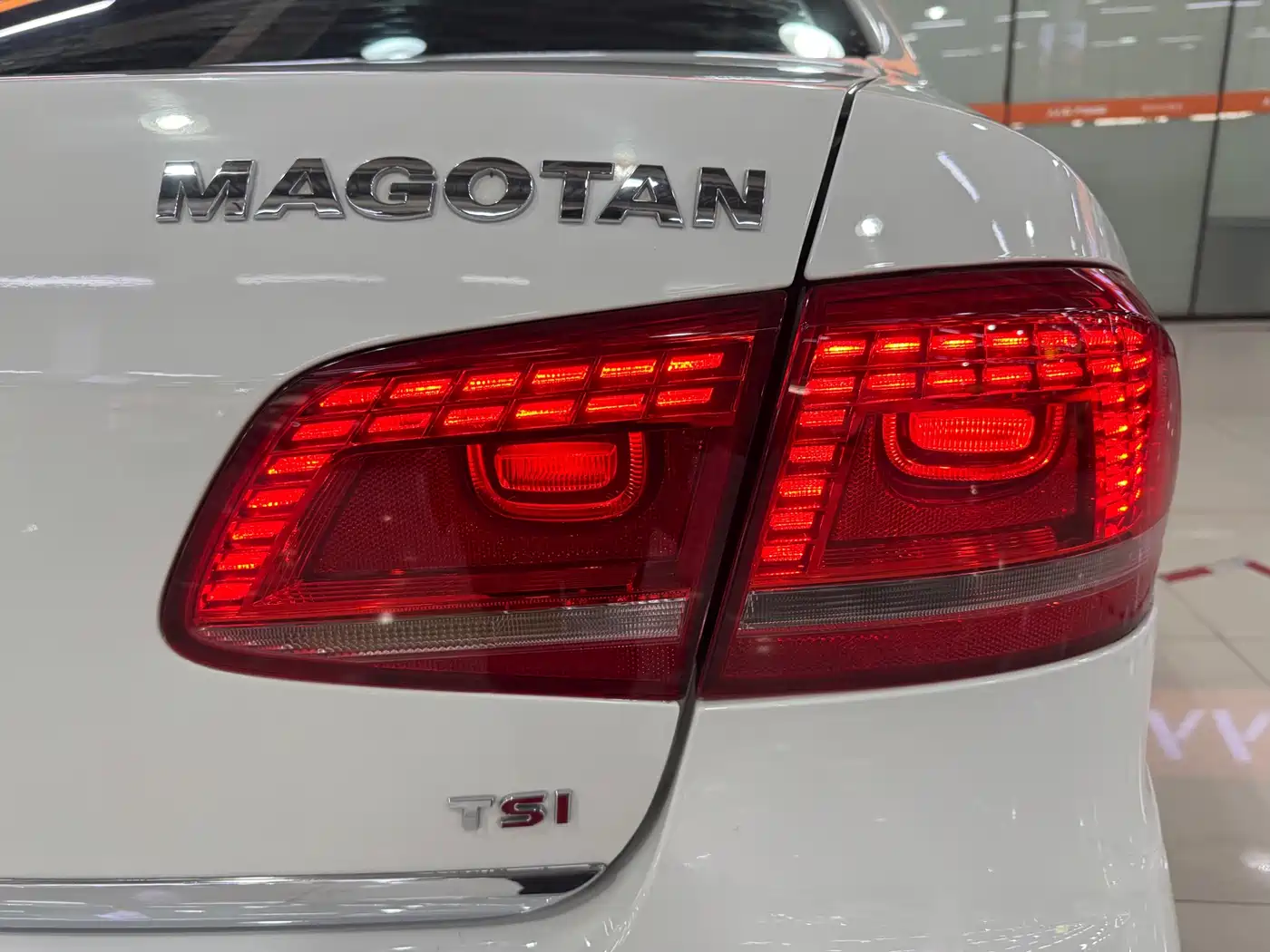 Volkswagen Magotan 2012 Facelift 1.8TSI Luxury фото 21