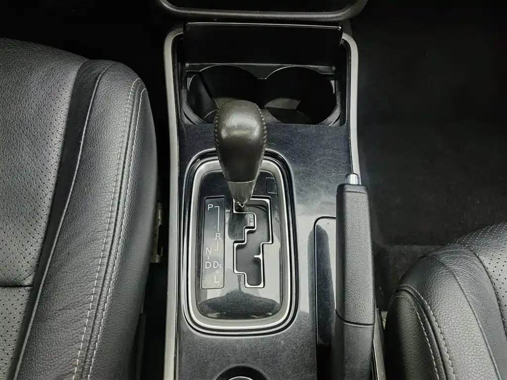 Mitsubishi Outlander 2018 2.0L 2WD Glory Edition 5-seater фото 13