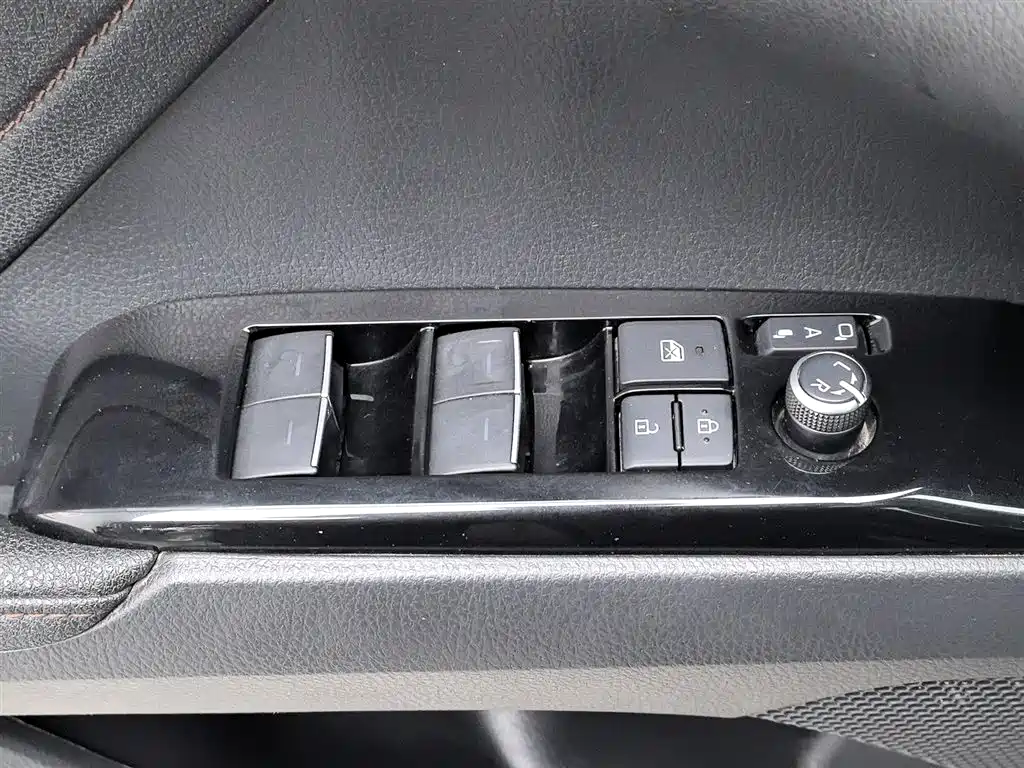 Toyota Camry 2021 2.0G Luxury Edition фото 9