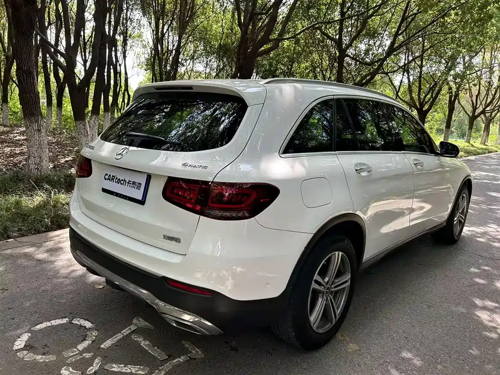 MERCEDES-BENZ GLC