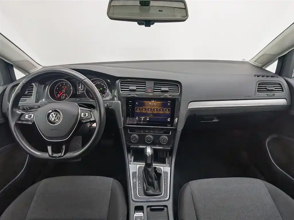 Volkswagen Golf 2020 200TSI DSG Comfort Progressive Edition фото 5