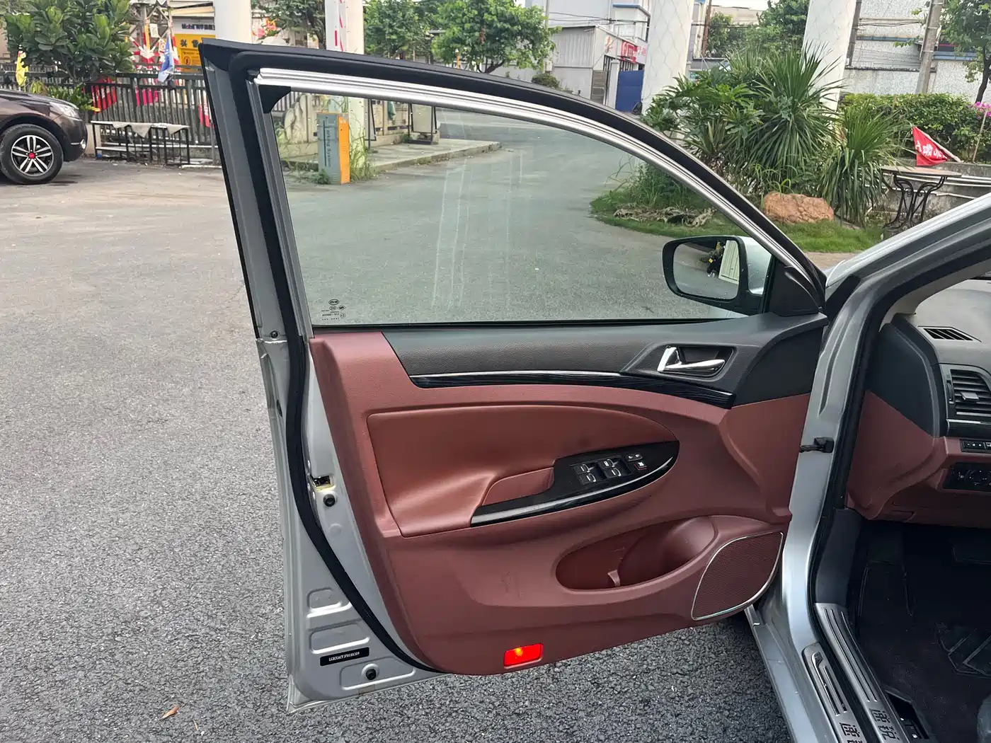 BYD Surui 2015 1.5L Automatic Luxury Model фото 10