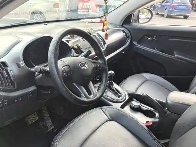 Kia Sportage 2011 2.0L Automatic 2WD GLS фото 2