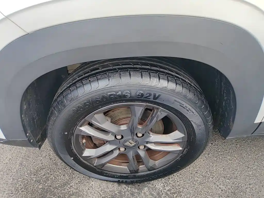 Фото 23 - Baojun RS-3