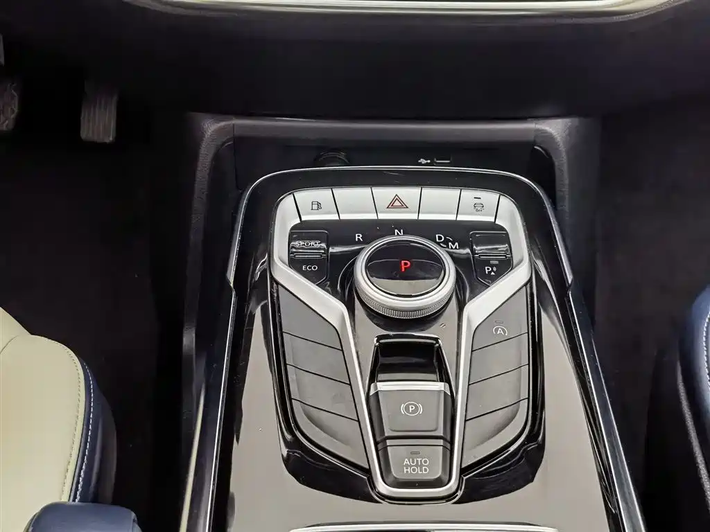 SAIC Maxus Maxus G20 2021 PLUS 2.0T Gasoline Automatic Luxury Edition фото 13