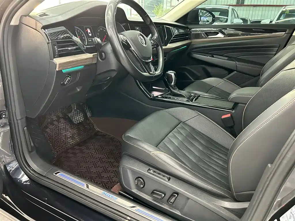 VOLKSWAGEN PASSAT NEW ENERGY