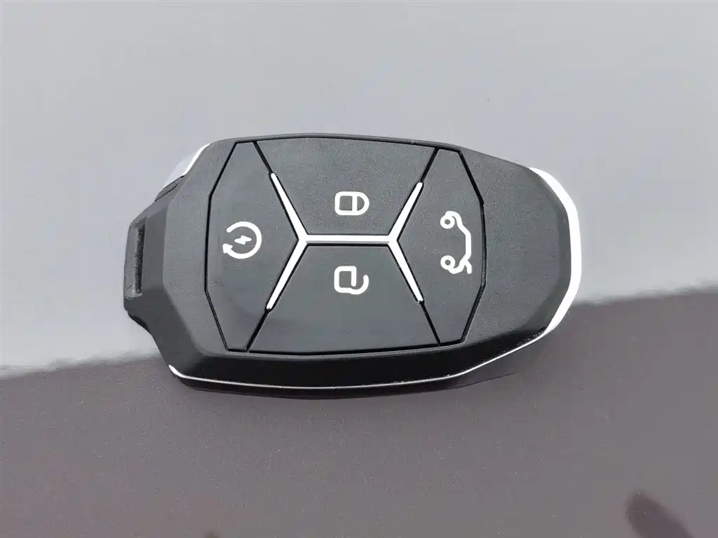 Lynk & Co 02 2021 1.5TD DCT 2WD Shine Champion Edition фото 19