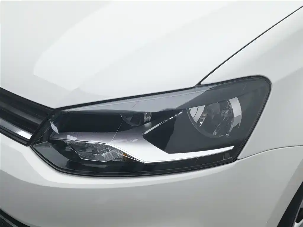 Volkswagen Polo 2018 1.5L Manual Safe Drive фото 7