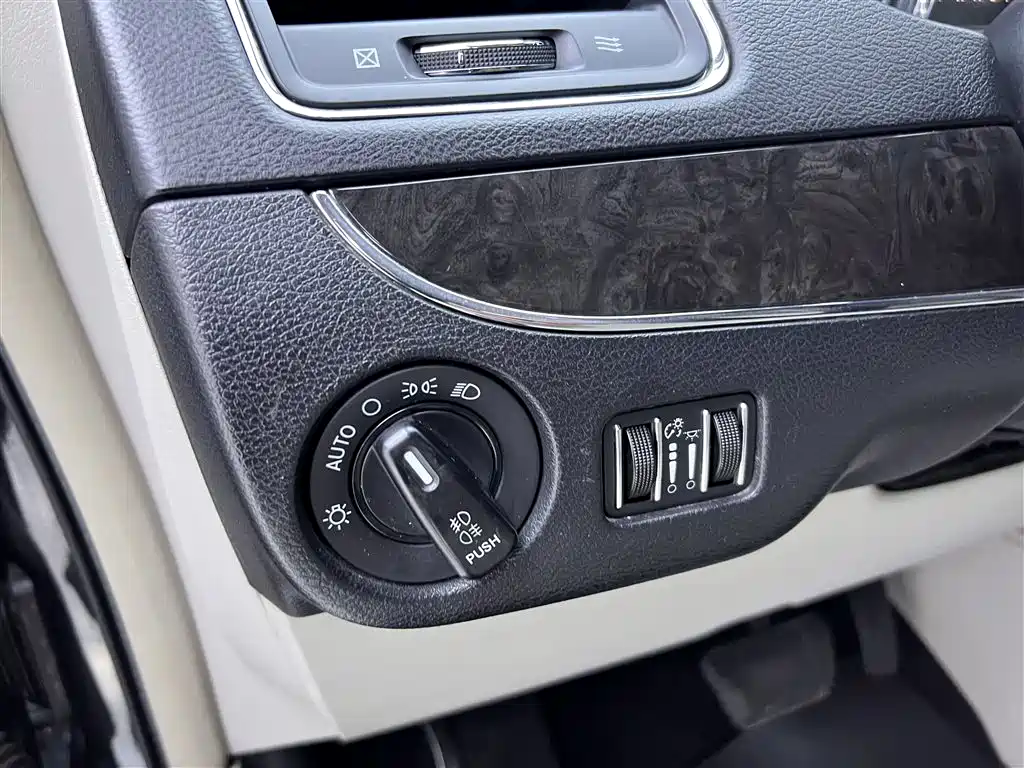 Chrysler Grand Voyager (Import) 2015 2014 3.6L Comfort Edition