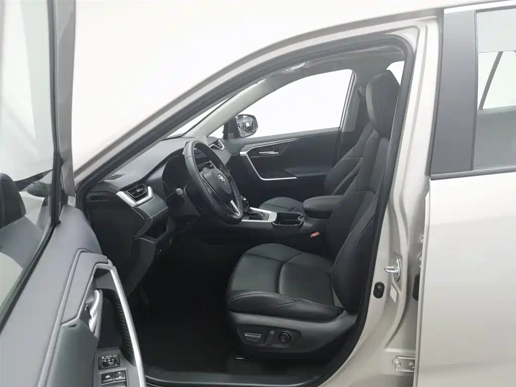 Toyota Wildlander 2023 2.0L CVT FWD Urban фото 10