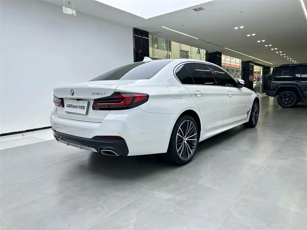 BMW 5 SERIES