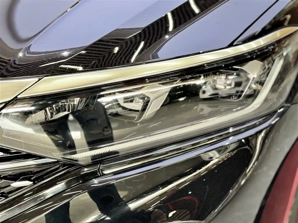 Volkswagen Passat 2023 330TSI Starlight Elite Edition фото 9