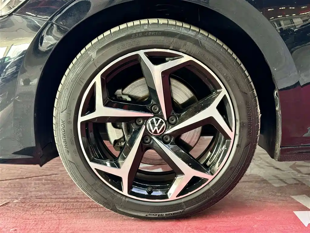 Volkswagen Passat 2023 330TSI Starlight Elite Edition фото 11