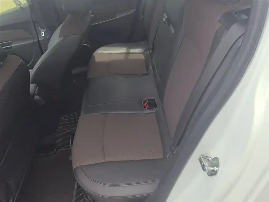 Chevrolet Cruze 2013 Hatchback 1.6L Manual Luxury фото 17