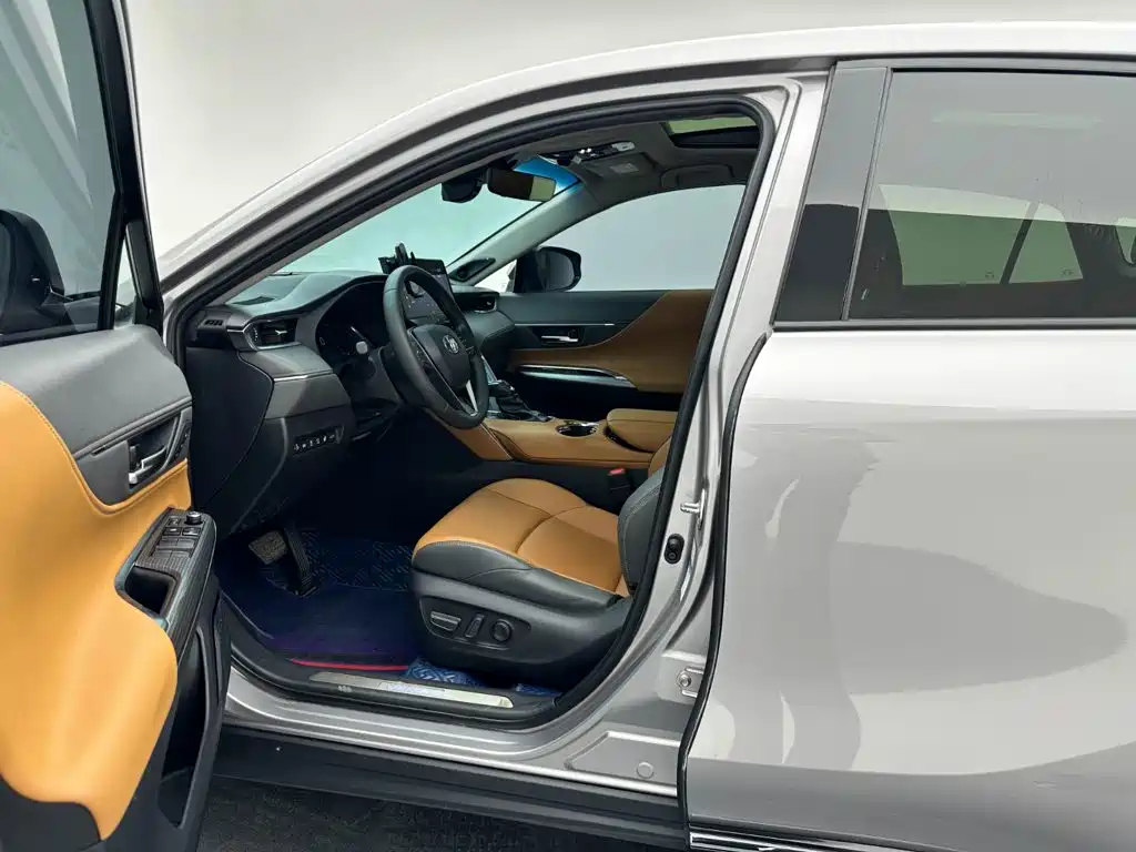 Фото 15 - Toyota Venza