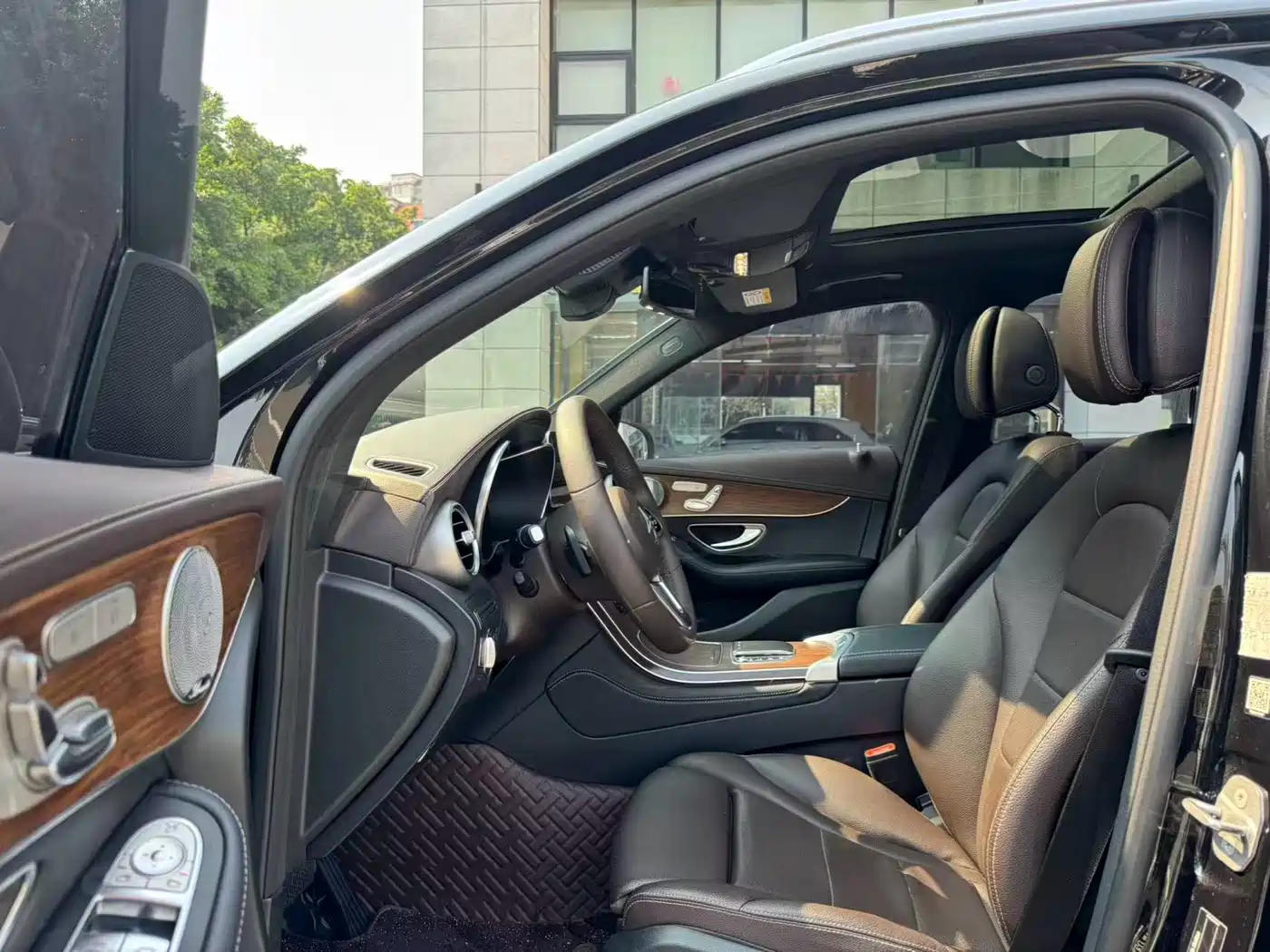 Mercedes-Benz GLC 2021 GLC 300 L 4MATIC Sporty фото 5