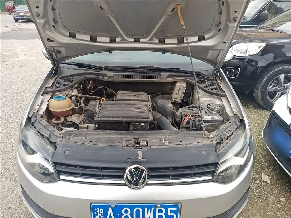 Volkswagen Polo 2016 1.4L Automatic Trend фото 20