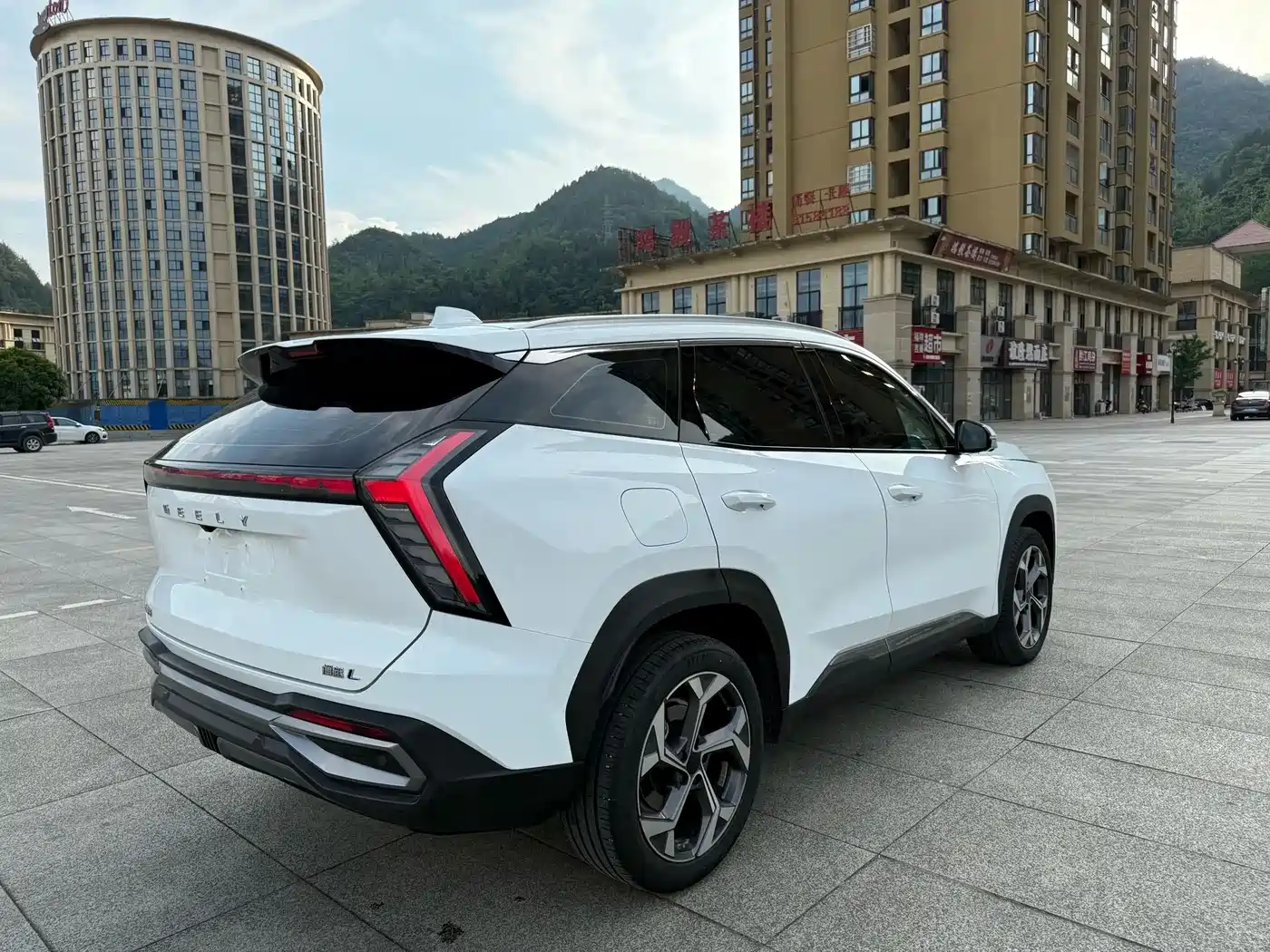 GEELY AUTOMOBILE BOYUE L