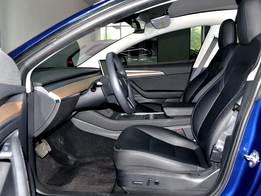 Фото 7 - Tesla Model 3