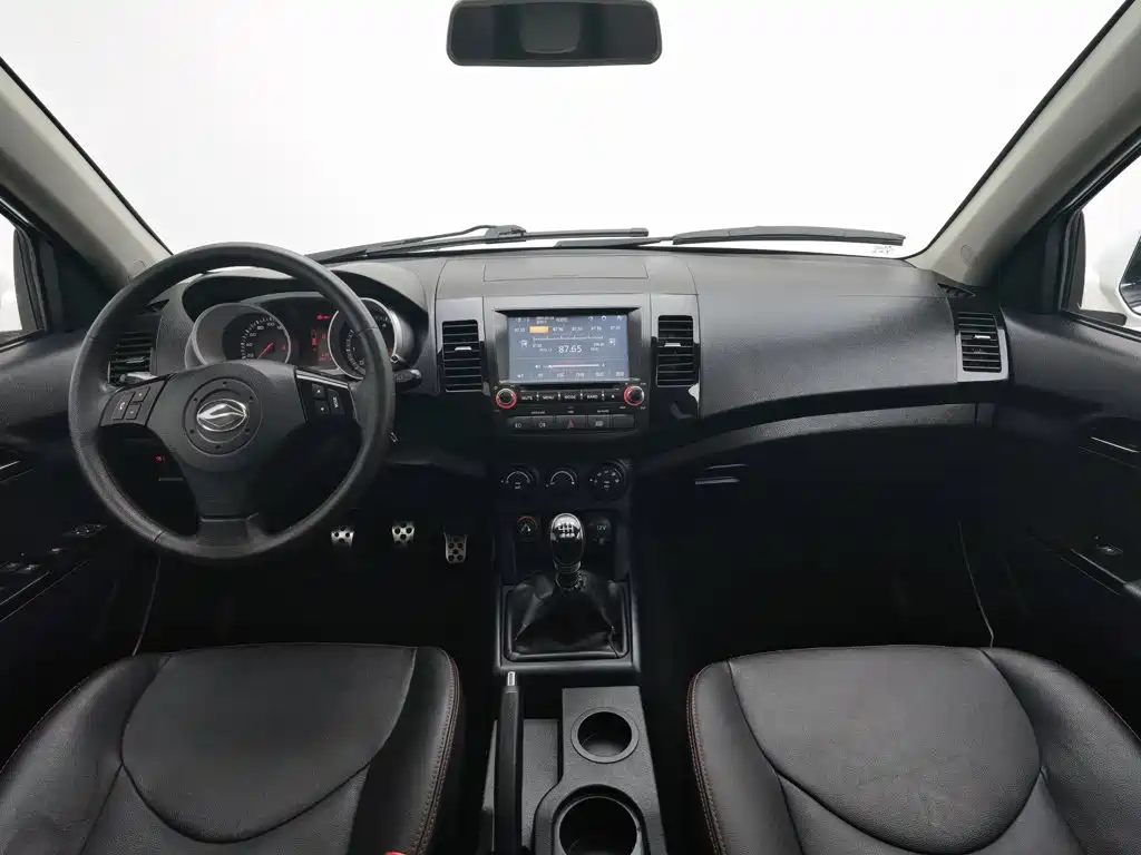 Landwind X8 2015 2014 Explorer Edition 2.0T Gasoline 4x2 Premium Luxury