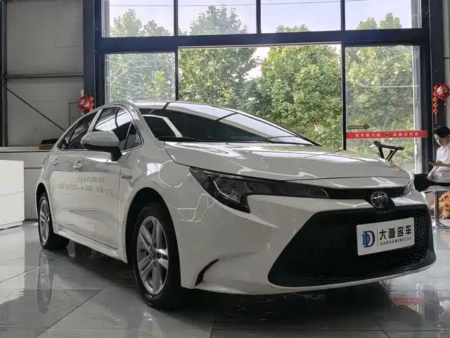 Toyota Levin 2022 Dual Engine 1.8H E-CVT Leading Edition — фото 3