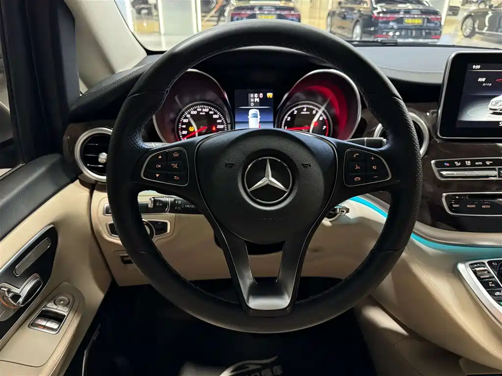 Mercedes-Benz V-Class 2018 V 260 L Premium Long Version China V фото 16