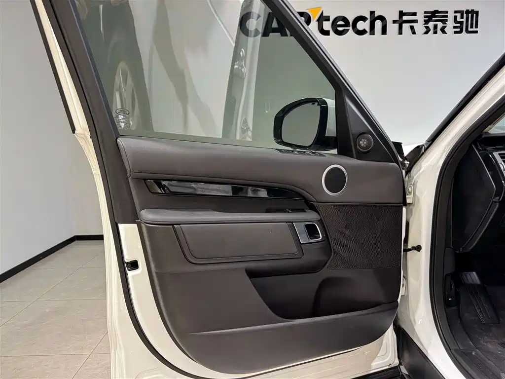 Land Rover Discovery 2018 3.0 SC V6 SE фото 28