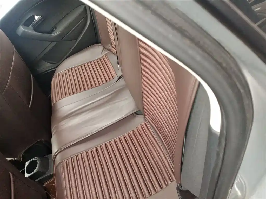 Volkswagen Polo 2016 1.4L Automatic Trend фото 17