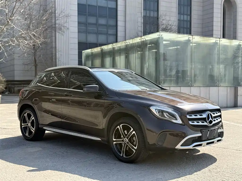Mercedes-Benz GLA 2018 GLA 200 Fashion фото 11