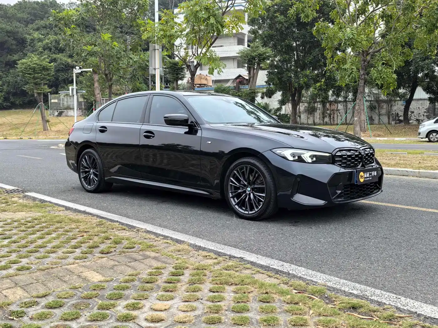 BMW 3 Series 2023 325Li M Sport Black Night Package фото 3