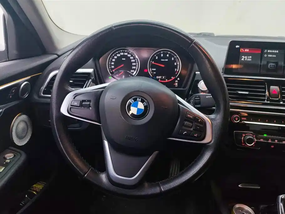 BMW 1 Series 2021 120i M Sport фото 15