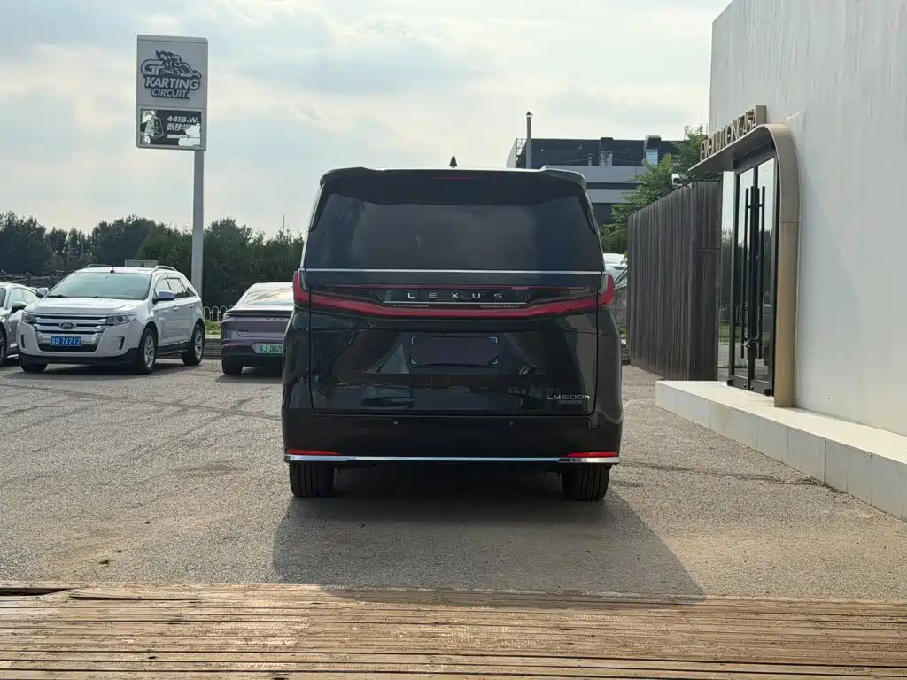 Lexus LM 2025 2025 Model 500h Six-Seater Prestige Edition