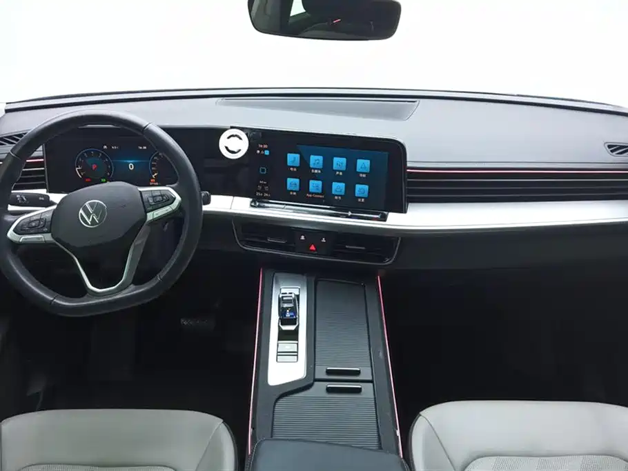 Volkswagen Talagon 2023 330TSI Luxury Touring Edition фото 12