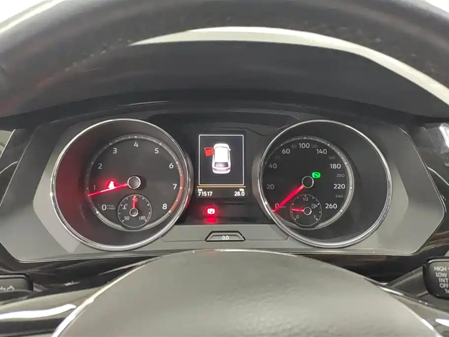 Volkswagen Tiguan L 2017 330TSI Automatic 2WD Comfort Edition фото 14