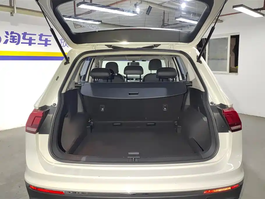 Volkswagen Tiguan L 2017 330TSI Automatic 2WD Comfort Edition фото 4