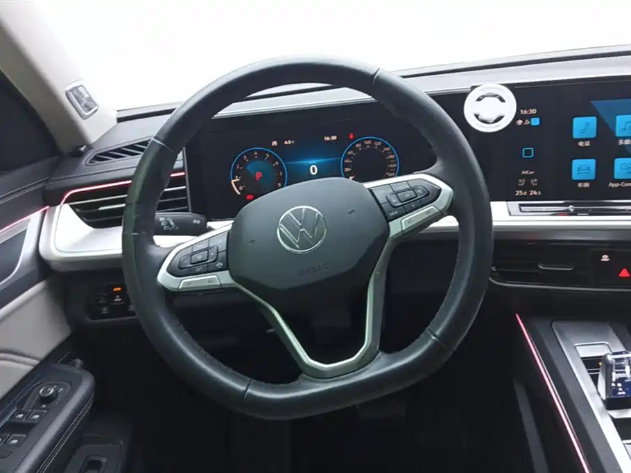 Volkswagen Talagon 2023 330TSI Luxury Touring Edition фото 15