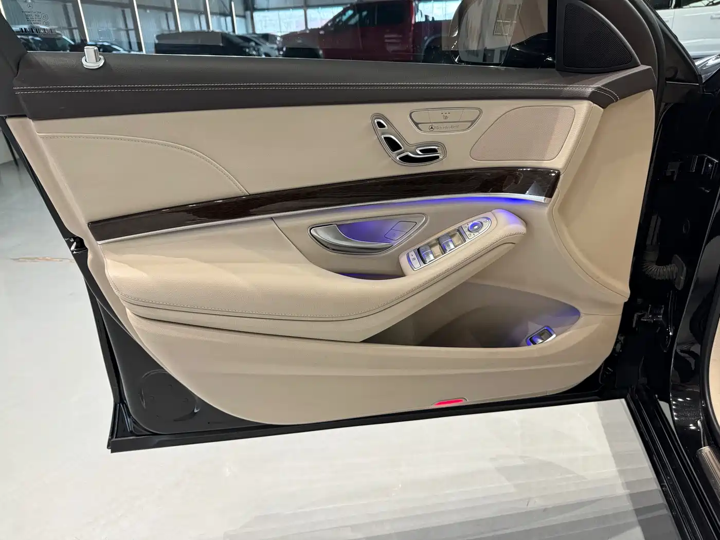 Mercedes-Benz S-Class 2016 S 320 L Business Edition фото 11