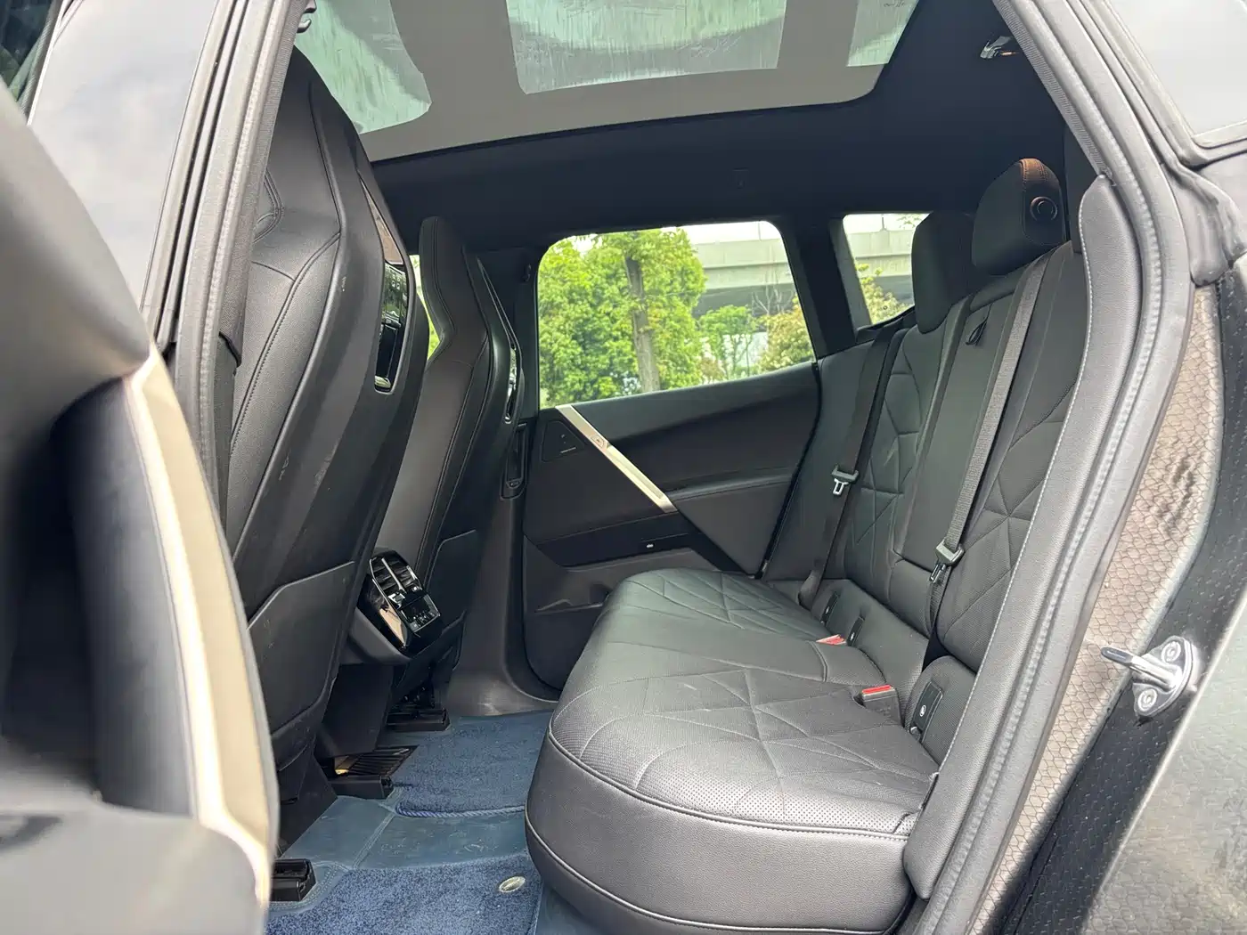 BMW iX 2022 xDrive40 фото 9
